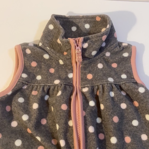 Carters gray and pink and white polkadot vest. Size 18 months - Picture 2 of 8